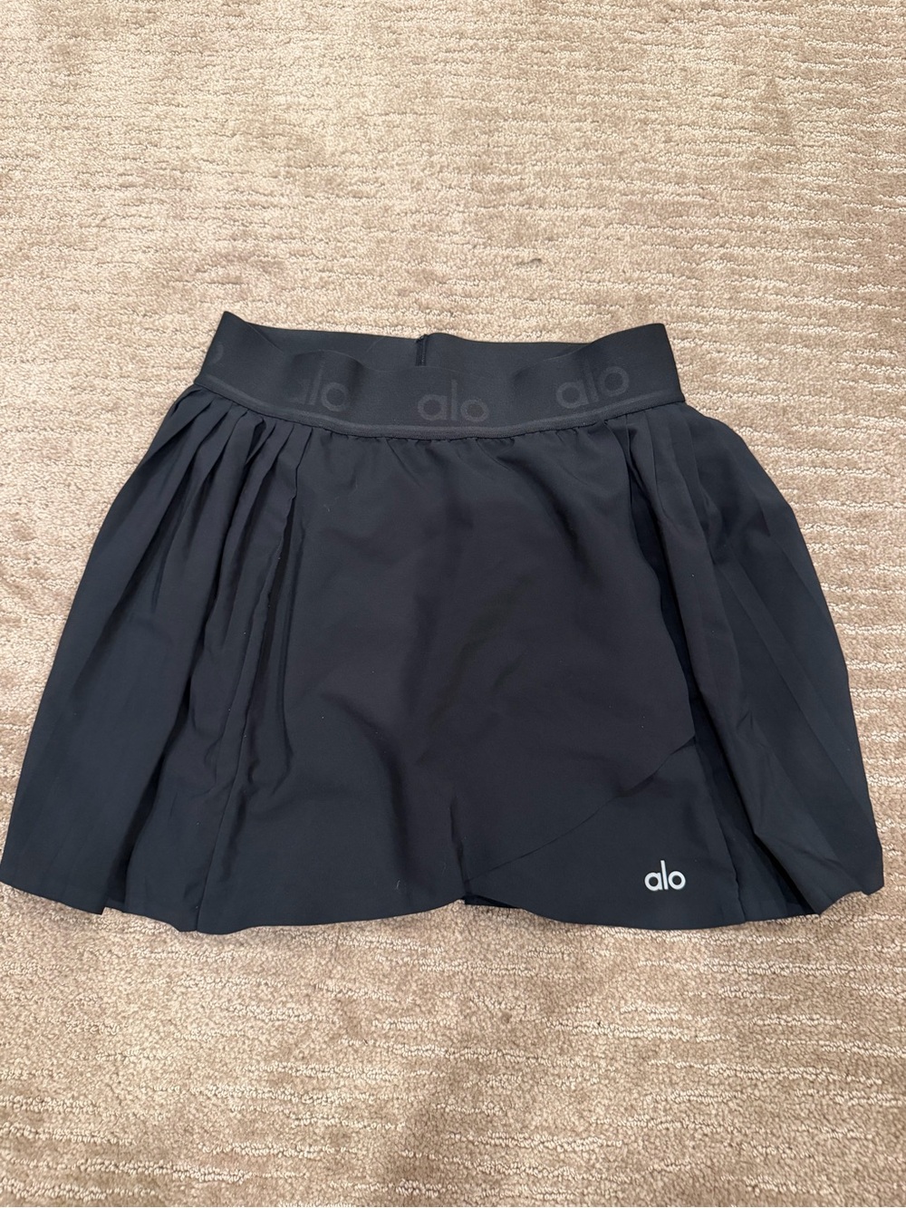 ALO Yoga Black Pleated Athletic Skort